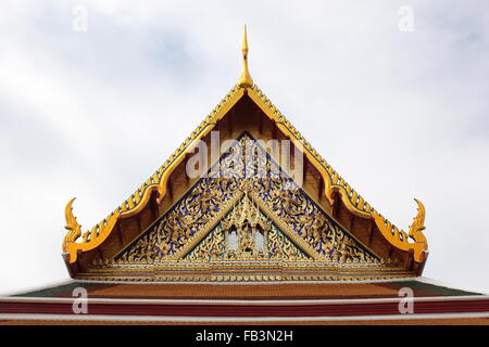 Dekor auf einem thailändischen buddhistischen Tempel im Tempel der Morgenröte in bangkok Stockfoto