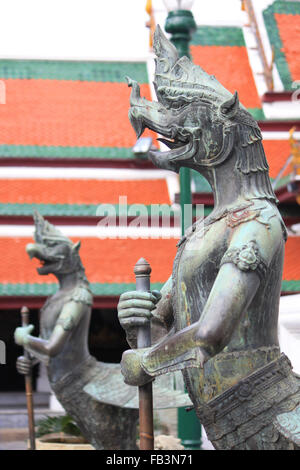 Dämon-Wächter-Statue in der Smaragd-Buddha-Tempel in Bangkok. Stockfoto