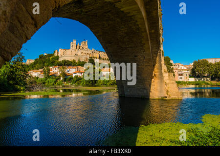 Kathedrale Saint-Nazaire, Pont Vieux, Beziers, Languedoc, Frankreich, Languedoc Roussillon Stockfoto