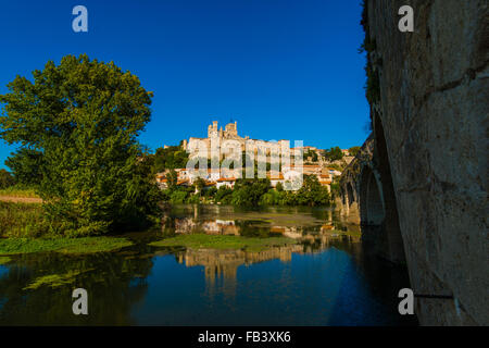 Kathedrale Saint-Nazaire, Pont Vieux, Beziers, Languedoc, Frankreich, Languedoc Roussillon Stockfoto