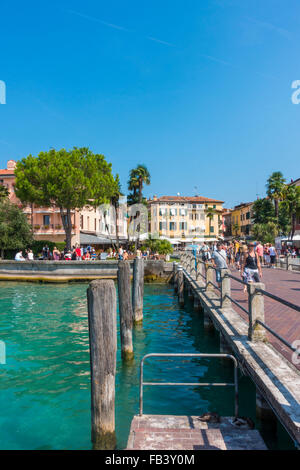 Sirmione am Gardasee, Brescia, Lombardei, Italien, Lombardei, Gardasee, Sirmione Stockfoto