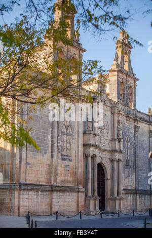 Kirche von Santa María de Los Reales Alcázares, 13.-19. Jahrhundert in Plaza de Vázquez Molina, Úbeda, Provinz Jaén, Andalusien, Stockfoto