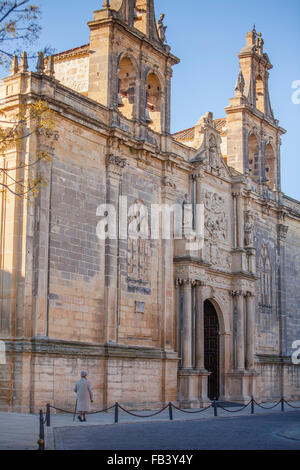 Kirche von Santa María de Los Reales Alcázares, 13.-19. Jahrhundert in Plaza de Vázquez Molina, Úbeda, Provinz Jaén, Andalusien, Stockfoto