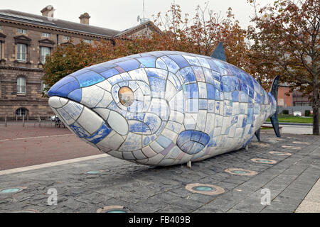 Die Big Fish Skulptur in Belfast, Nordirland Stockfoto