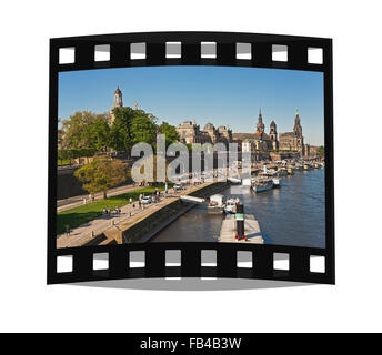 Flotte Parade der historischen Raddampfer, jedes Jahr am 1. Mai auf der Elbe vor der alten Stadt von Dresden, Deutschland Stockfoto