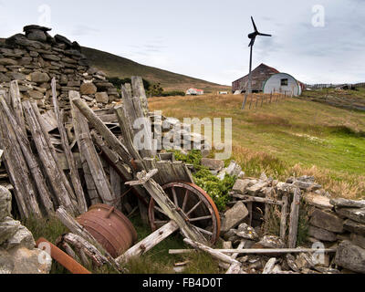 Südatlantik, Falkland-Inseln, Karkasse Insel, McGill Siedlung, alte redundante landwirtschaftliche Geräte Stockfoto