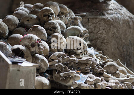 Beinhaus in Neapel in der Verschütteten von Pest und Cholera sind Stockfoto