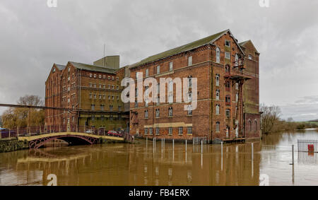 Heilung der Mühle umgeben von Hochwasser Stockfoto