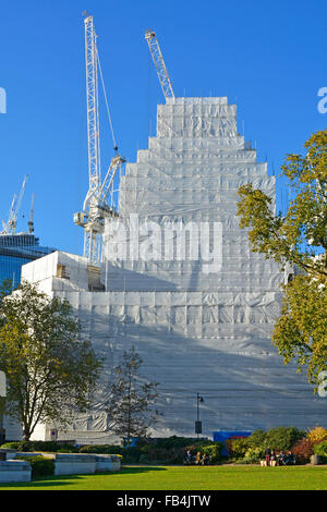 10 Trinity Square Tower Hill durch Kunststoff cocoon bei der Sanierung Umwandlung in Teilen" verwenden, um das Hotel und die Private Residences London England UK ausgeblendet Stockfoto