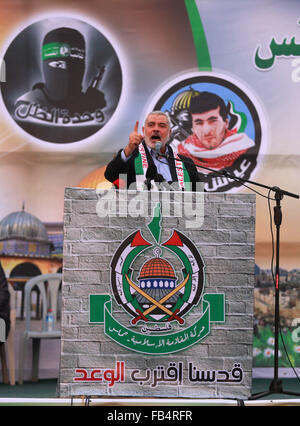 Palästina. 9. Januar 2016. Hamas-Führer Ismail Haniyeh der Hamas während des Festivals in Khan Younis im südlichen Gazastreifen. Der Marsch von der Hamas organisiert, gehalten, um die Familien der Toten Hamas-Kämpfer zu Ehren und veröffentlicht im Austausch für mehr als 1.000 Palästinenser, die in israelischen Gefängnissen gehalten. © Ramadan El-Agha/Pacific Press/Alamy Live-Nachrichten Stockfoto