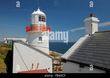 Leuchtturm an der Crookhaven Bay auf Mizen Halbinsel, County Cork, Irland Stockfoto