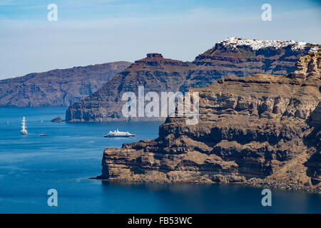 Kreuzfahrtschiffe in Santorini Griechenland Stockfoto