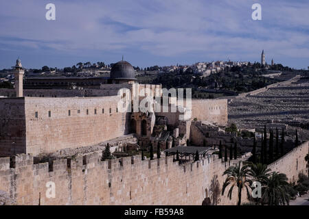 Blick auf die Al-Aksa Moschee entlang der südlichen Mauer des Tempelbergs, bekannt als das Edle Heiligtum und für Muslime als der Haram esh-Sharif in der Altstadt von Ostjerusalem Israel Stockfoto