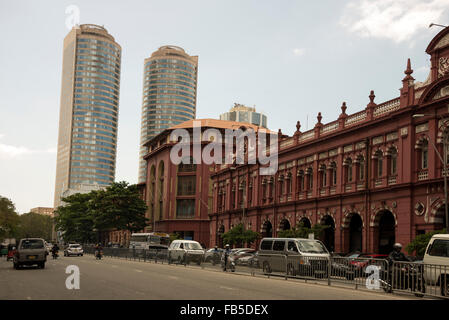 Die koloniale rosa Gebäude ist die Cargills Gebäude an der York Street in die geschäftlichen und finanziellen Bezirk von Colombo Stockfoto