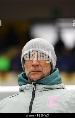 Verona, Italien. 10. Januar 2016. Palermos Trainer Giuseppe Iachini blickt in die italienische Serie A Fußballspiel zwischen Hellas Verona FC V Palermo am 10. Januar 2016 Stadium Bentegodi in Verona. Bildnachweis: Andrea Spinelli/Alamy Live-Nachrichten Stockfoto