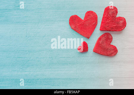 Retro stilisierte Herz aus Zuckerrüben auf hölzernen Hintergrund, Platz für Text. Stockfoto