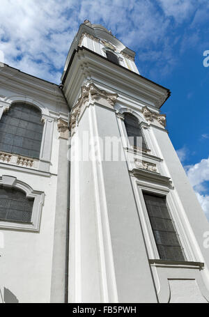 Universitätskirche (Kollegienkirche) Uhrturm in Salzburg, Österreich Stockfoto