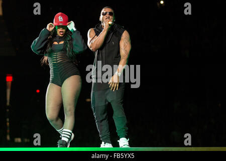 Rosemont, Illinois, USA. 23. Mai 2015. Rapper NELLY tritt auf der NKOTB Main Event Tour in der Allstate Arena in Rosemont, Illinois © Daniel DeSlover/ZUMA Draht/Alamy Live News Stockfoto