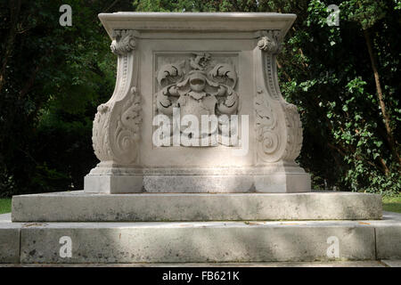 Den Tresor oder Grab von Sir William Cuthbert Quilter, 1. Baronet, St Marys, Bawdsey, Suffolk, UK. Stockfoto