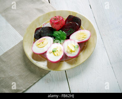 Pennsylvania Dutch eingelegte Rüben und Eggs.hard, gekochten Eiern, die in einer Salzlake Rüben geheilt werden. Küche von der mittleren Westen United Stockfoto