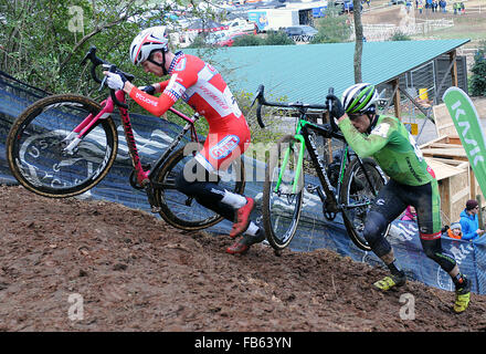 Asheville, North Carolina, USA. 10. Januar 2016. Herren Elite Radsport Aktion in den USA Radfahren Cyclo-Cross Meisterschaften am historischen Biltmore Estate, Asheville, North Carolina. Bildnachweis: Csm/Alamy Live-Nachrichten Stockfoto