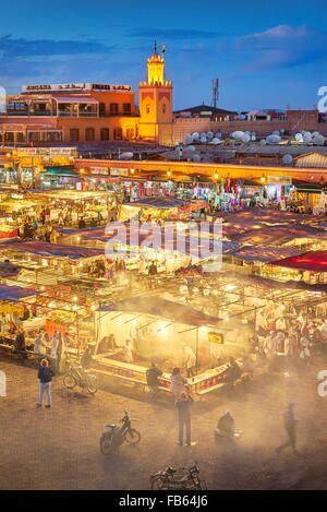 Medina von Marrakesch - Platz Jemaa el Fna in der Nacht, Marokko, Afrika Stockfoto