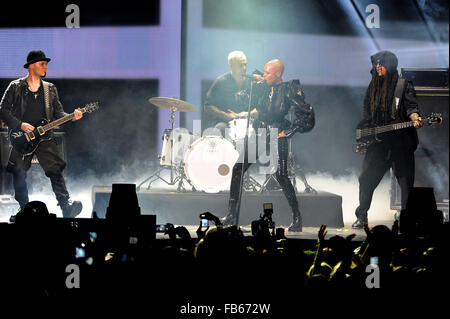 Skunk Anansie führen Sie live auf der Bühne in Italiian tv "The X Factor" endgültige Featuring: Haut wo: Mailand, Italien bei: 10. Dezember 2015 Stockfoto