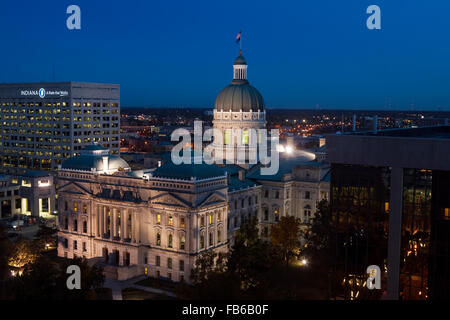 State Capitol Building in der Morgendämmerung, Indianapolis, Indiana, Vereinigte Staaten von Amerika Stockfoto