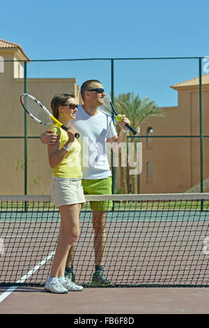 Tennis-Spieler in der Nähe von net Stockfoto