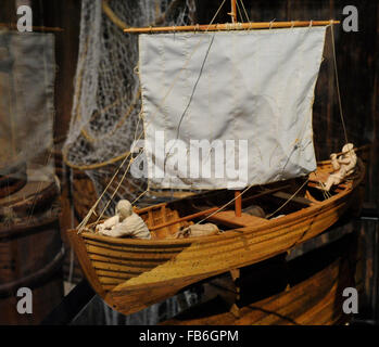 Modell eines Schiffes des 15. Jahrhunderts, die zur Beförderung von Gütern in den Stockholmer Schären. Eiche. Von C. Kruckeberg gemacht. Figuren von A. Amberg. Mittelalterlichen Museum. Stockholm. Schweden. Stockfoto