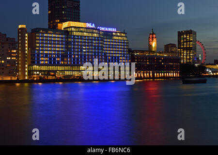 Nachtansicht von Überseecontainern Haus, Oxo Tower Wharf, South Bank, London, Vereinigtes Königreich Stockfoto