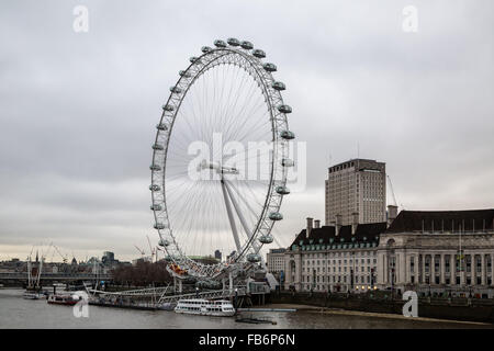 London, UK. 11. Januar 2016. London Eye für jährliche Wartung geschlossen, bis 23. Januar Credit: Guy Corbishley/Alamy Live News Stockfoto