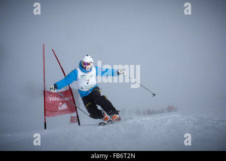 21.02.15 Valdezcaray Legende Telemark-Slalom-Rennen, Ezcaray, La Rioja, Spanien. Foto von James Sturcke Stockfoto