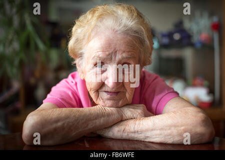 Porträt einer alten Frau Nahaufnahme. Stockfoto