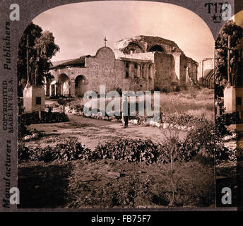 Mission San Juan Capistrano, Kalifornien, abgeschlossen von Spaniern im Jahre 1808, einzelne Bild Stereo-Karte, um 1900 Stockfoto