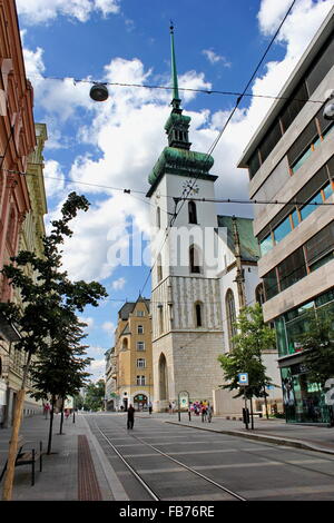 Straße an der Kirche des Hl. Jakob, Brno, Tschechische Republik Stockfoto