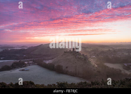 Ein Blick über Corfe Castle in Dorset. Stockfoto