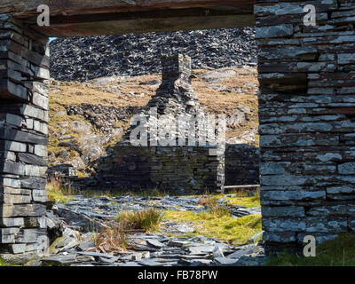 Lange verlassenen Rhos Schiefer-Steinbruch Unterkunft hoch Berg in der Nähe von Capel Curig Snowdonia-Nationalpark. Stockfoto