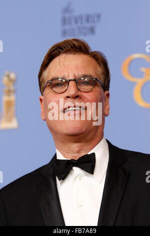 Autor Aaron Sorkin posiert im Presseraum der 73rd Annual Golden Globe Awards, Golden Globes, im Hotel Beverly Hilton in Beverly Hills, Los Angeles, USA, 10. Januar 2016. Foto: Hubert Boesl /dpa - NO-Draht-Dienst- Stockfoto