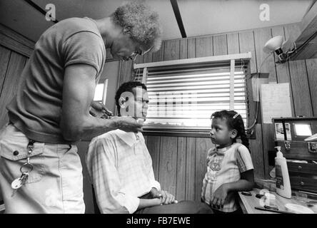 Bürgerrechtler, Politiker, Schauspieler und ehemaliger Vorsitzender der NAACP, Julian Bond, ist im Alter von 75 Jahren gestorben. Stockfoto