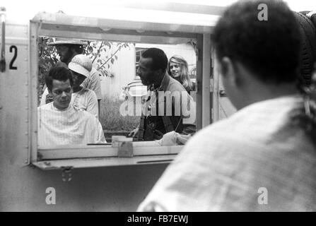 Bürgerrechtler, Politiker, Schauspieler und ehemaliger Vorsitzender der NAACP, Julian Bond, ist im Alter von 75 Jahren gestorben. Stockfoto