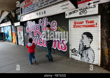 Speichern Sie Brixton-Kampagne von Gentrifizierung und die Räumung der Geschäfte von Network Rail Atlantic Road Brixton South London Stockfoto