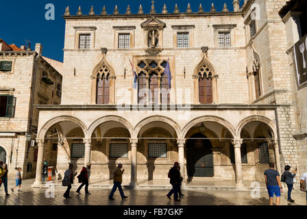 Der Sponza-Palast in der Stradun in Dubrovnik. Stockfoto