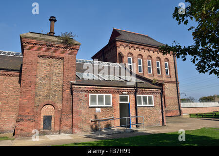 Die Marine Motor Haus in Walthamstow Stauseen London Borough von Walthams Wald, England Großbritannien UK Stockfoto