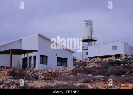 ISRAEL, Westjordanland. 11. Januar 2016. Temporäre Häuser in Esh Kodesh ist ein kleiner Vorposten der israelischen Siedlung befindet sich außerhalb der Grenzen des übergeordneten jüdische Siedlung Shilo nahe dem palästinensischen Dorf Qusra im Westjordanland, Israel am 11. Januar 2016 Shiloh Valley ist Heimat einer Reihe von illegalen Siedlungs-Außenposten, gibt es ein anhaltender Streit zwischen der Esh Kodesh Siedlern und den nahe gelegenen palästinensischen Dorf Qusra über Landbesitz. Bildnachweis: Eddie Gerald/Alamy Live-Nachrichten Stockfoto