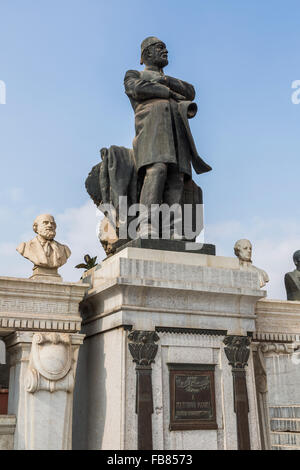 Statue von Auguste Ferdinand Mariette, The Egyptian Museum, Kairo, Ägypten Stockfoto