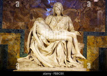 Michelangelos Pietà in der Kathedrale von St. Peter im Vatikan. Stockfoto