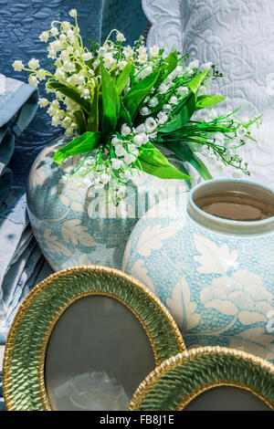 Maiglöckchen in vase Stockfoto
