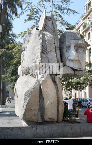 1992 Monumentalskulptur von Enrique Villalobos in Santiago, Chile Stockfoto