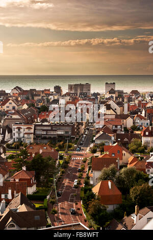 Dächer in der Kurstadt von Le Touquet Frankreich angesehen vom legendären Leuchtturm Stockfoto